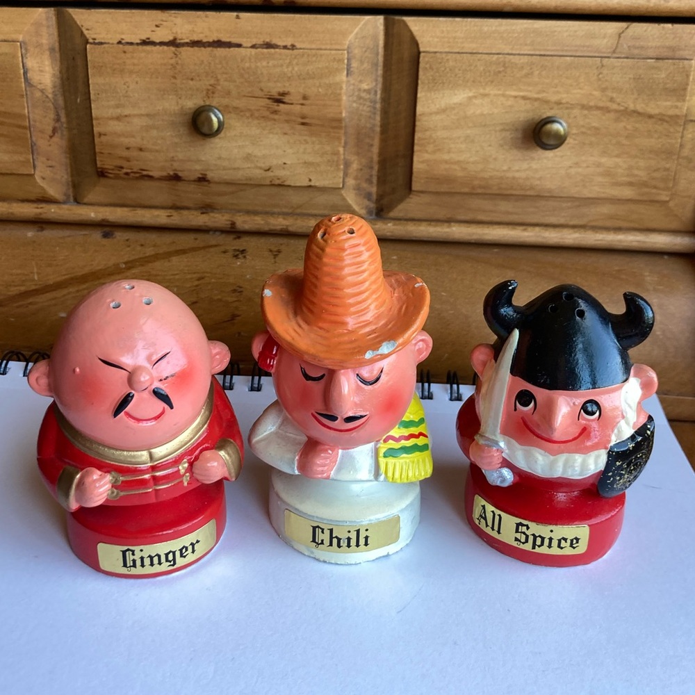 Vintage Spice Shakers Set